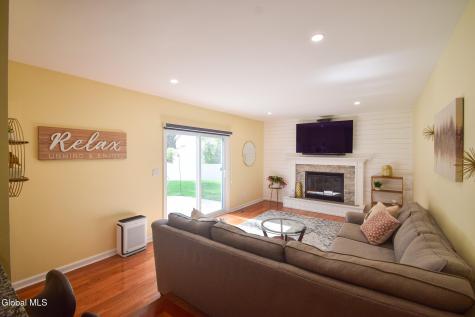 18 Esopus Drive Clifton Park NY 12065