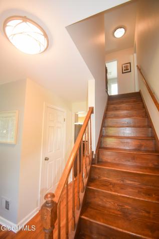 18 Esopus Drive Clifton Park NY 12065