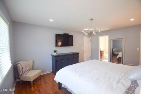 18 Esopus Drive Clifton Park NY 12065