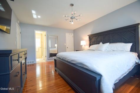 18 Esopus Drive Clifton Park NY 12065