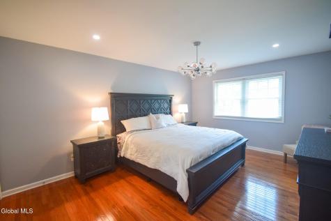 18 Esopus Drive Clifton Park NY 12065