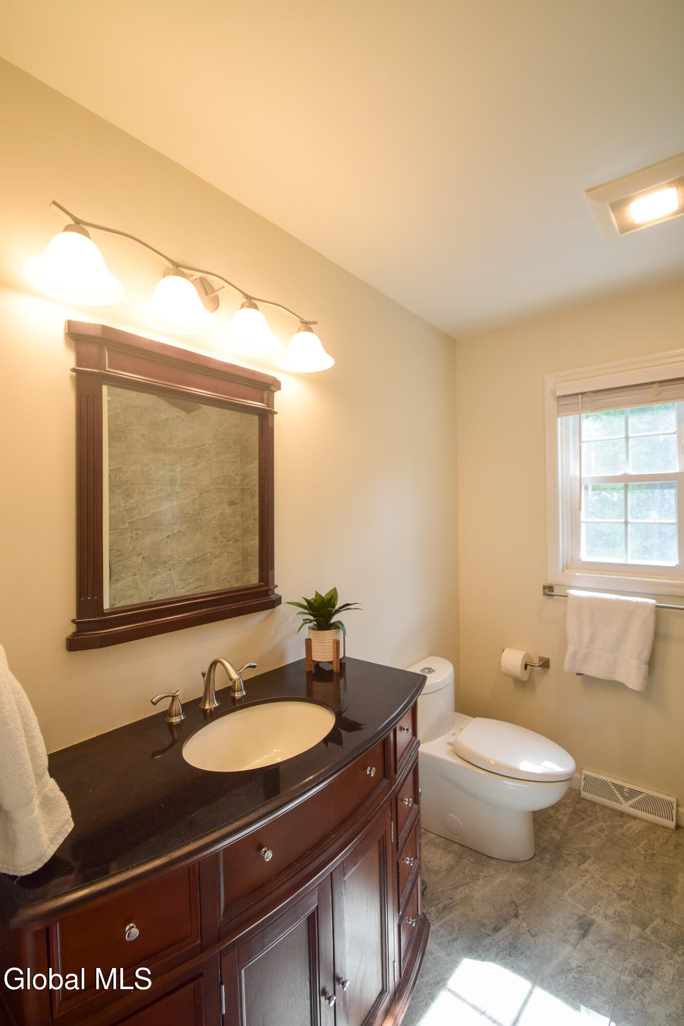 18 Esopus Drive Clifton Park NY 12065
