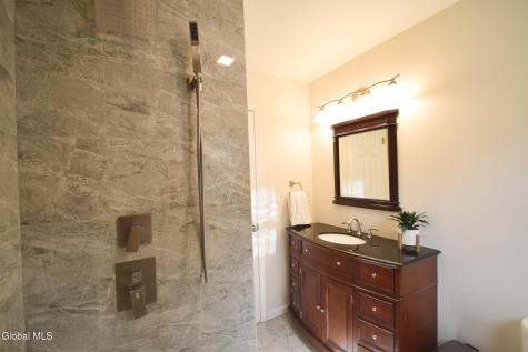18 Esopus Drive Clifton Park NY 12065