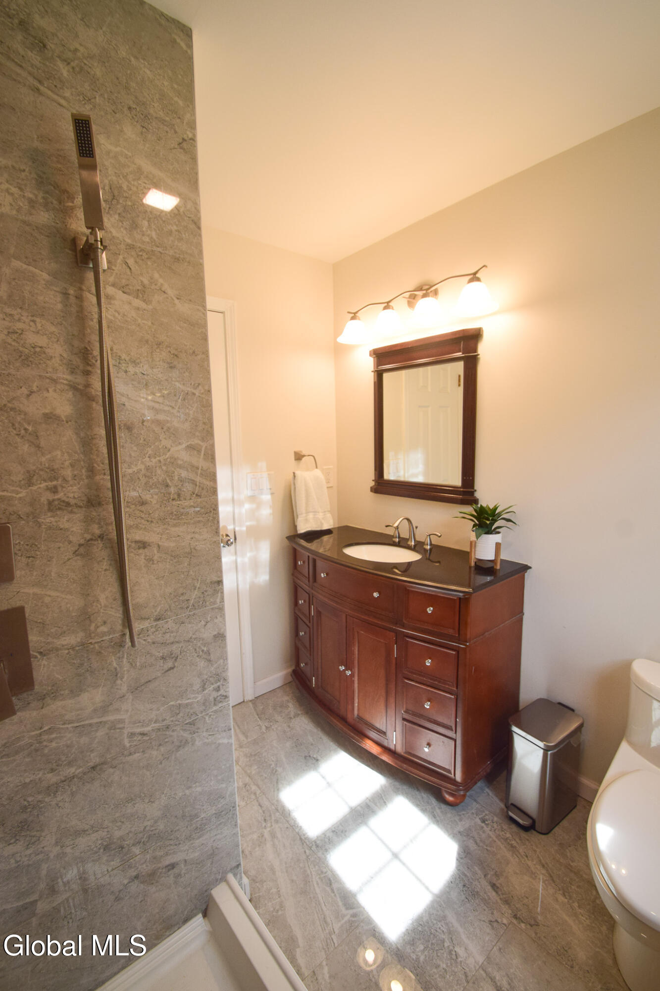 18 Esopus Drive Clifton Park NY 12065