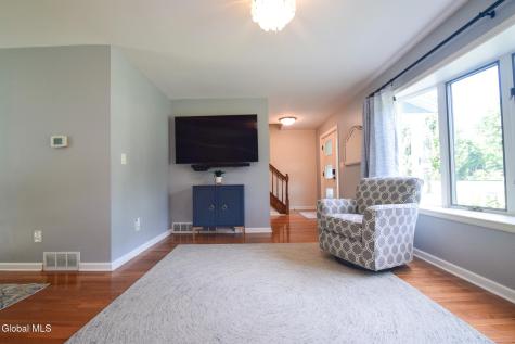 18 Esopus Drive Clifton Park NY 12065