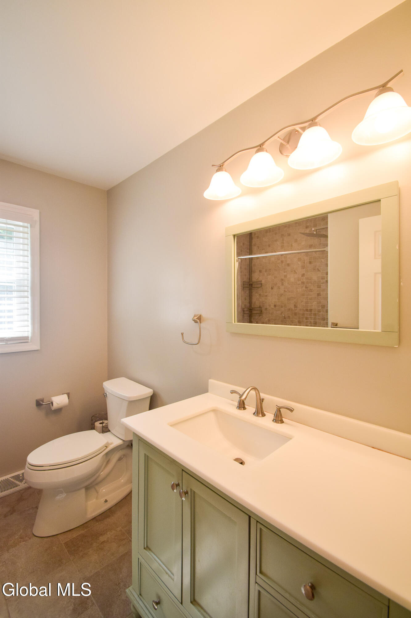 18 Esopus Drive Clifton Park NY 12065
