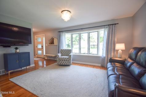18 Esopus Drive Clifton Park NY 12065