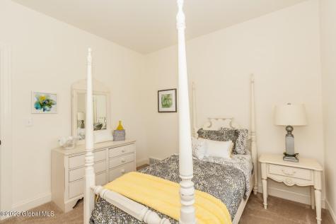 90 Lakepointe Way Saratoga Springs NY 12866