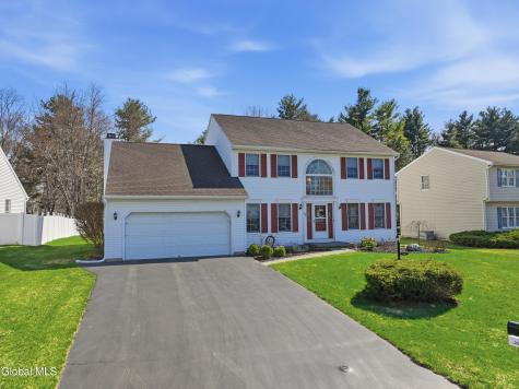 24 Squire Road Schenectady NY 12304