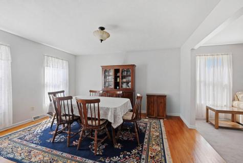 24 Squire Road Schenectady NY 12304