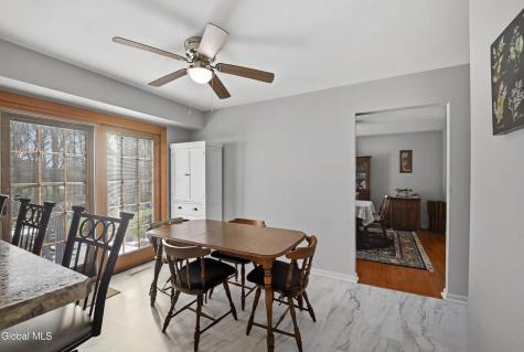 24 Squire Road Schenectady NY 12304