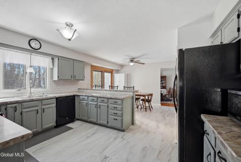 24 Squire Road Schenectady NY 12304