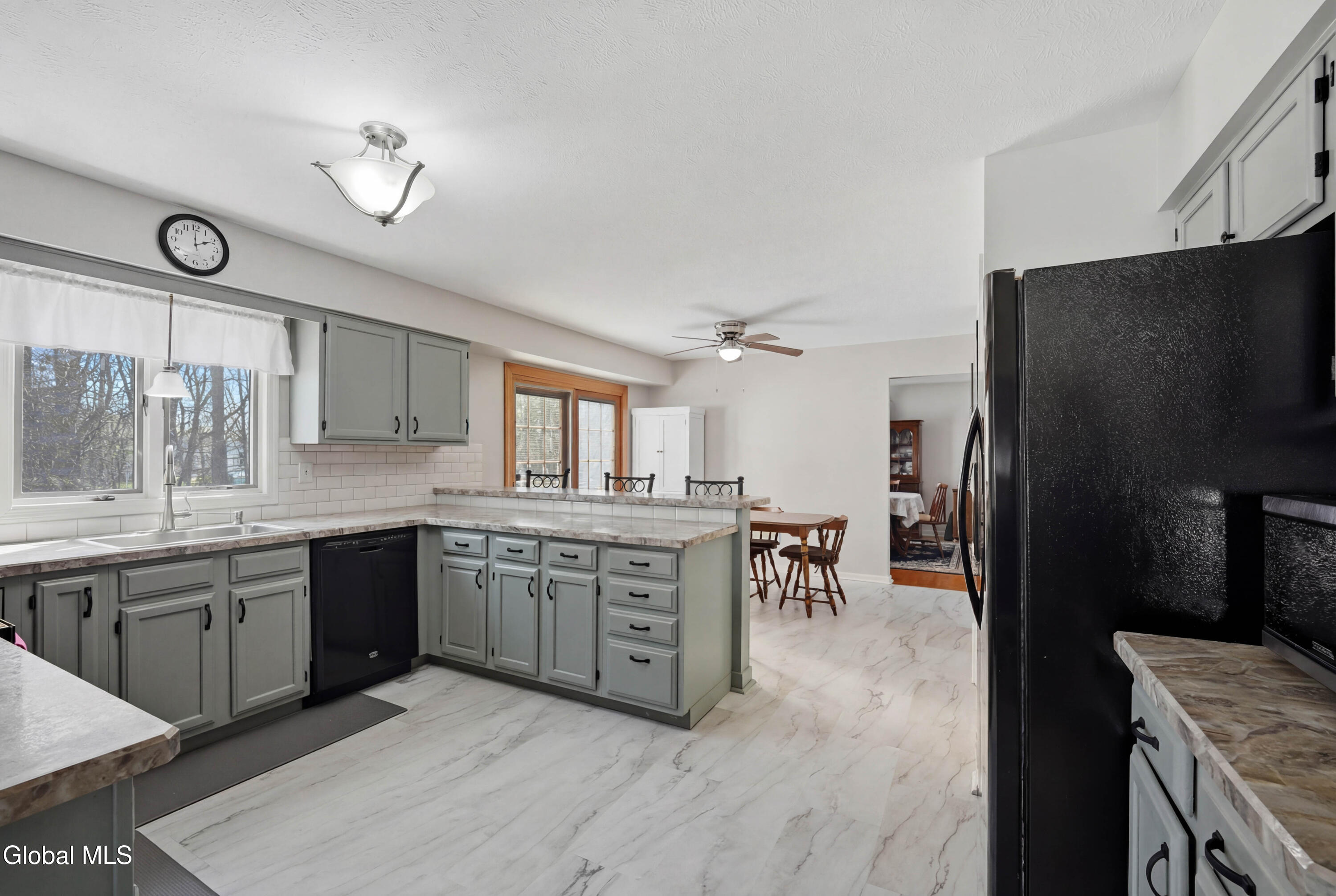 24 Squire Road Schenectady NY 12304