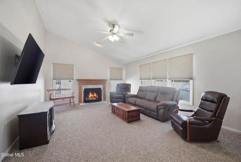 24 Squire Road Schenectady NY 12304