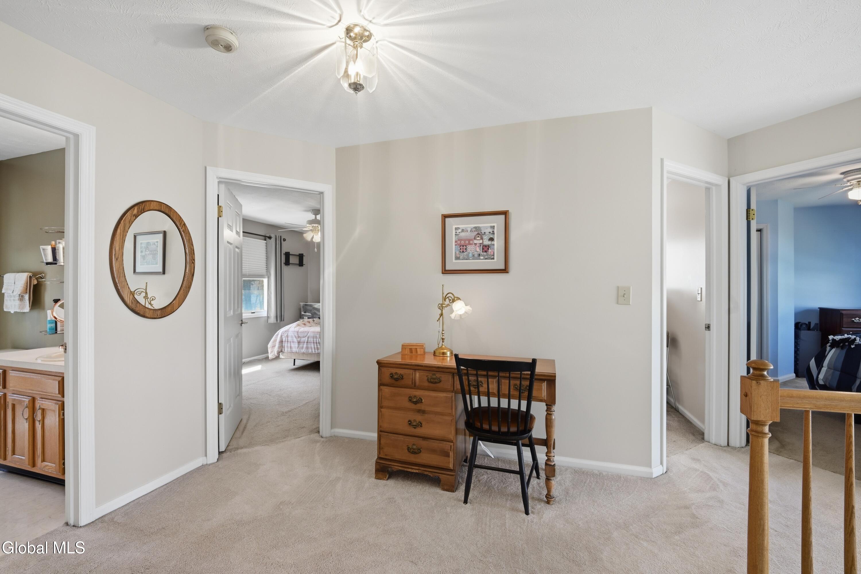 24 Squire Road Schenectady NY 12304