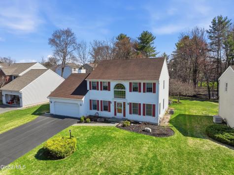 24 Squire Road Schenectady NY 12304