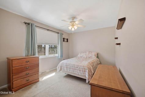 24 Squire Road Schenectady NY 12304