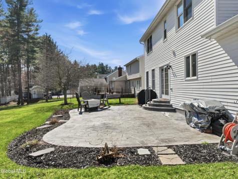 24 Squire Road Schenectady NY 12304