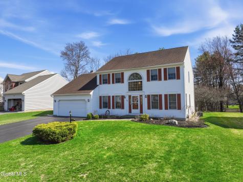 24 Squire Road Schenectady NY 12304