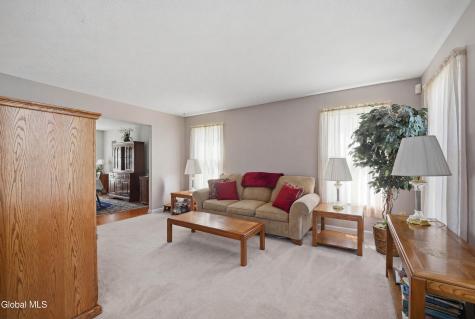24 Squire Road Schenectady NY 12304