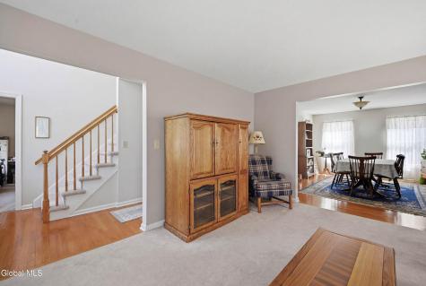 24 Squire Road Schenectady NY 12304