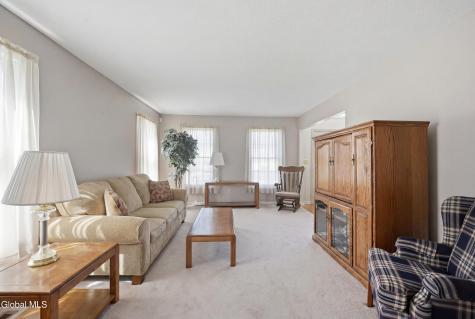 24 Squire Road Schenectady NY 12304