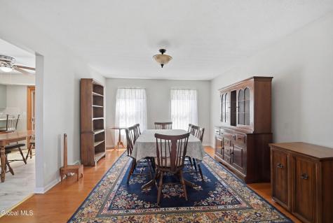 24 Squire Road Schenectady NY 12304