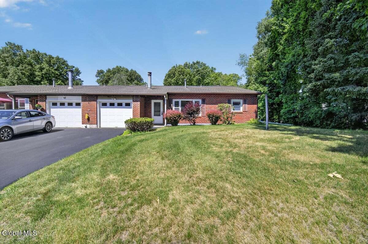 2B Deer Creek Clifton Park NY 12065