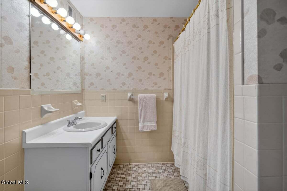2B Deer Creek Clifton Park NY 12065