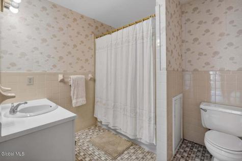 2B Deer Creek Clifton Park NY 12065