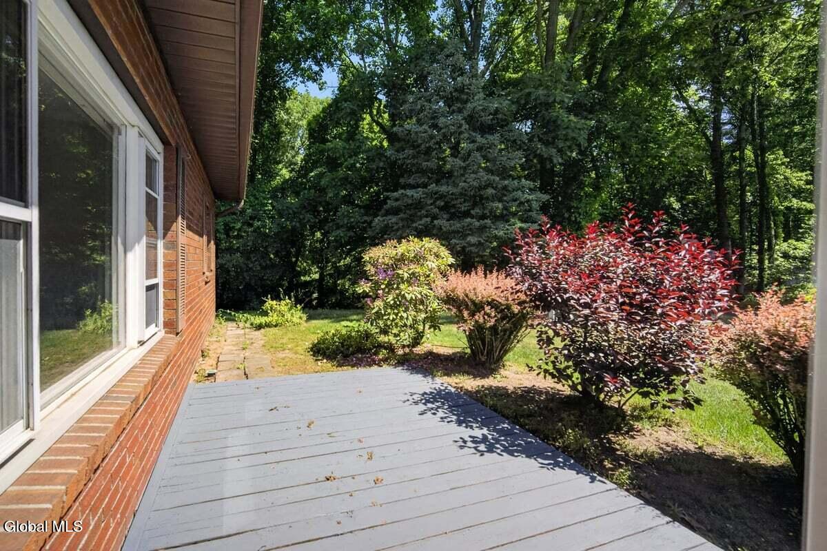 2B Deer Creek Clifton Park NY 12065
