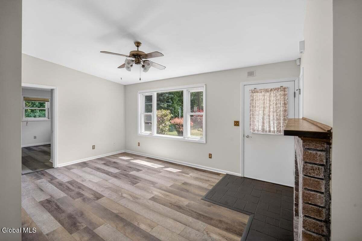 2B Deer Creek Clifton Park NY 12065