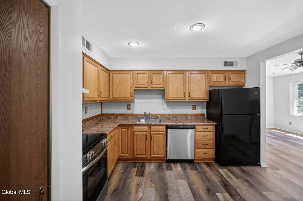 2B Deer Creek Clifton Park NY 12065