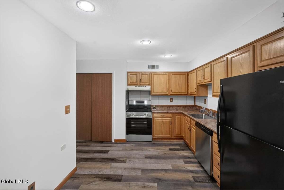 2B Deer Creek Clifton Park NY 12065