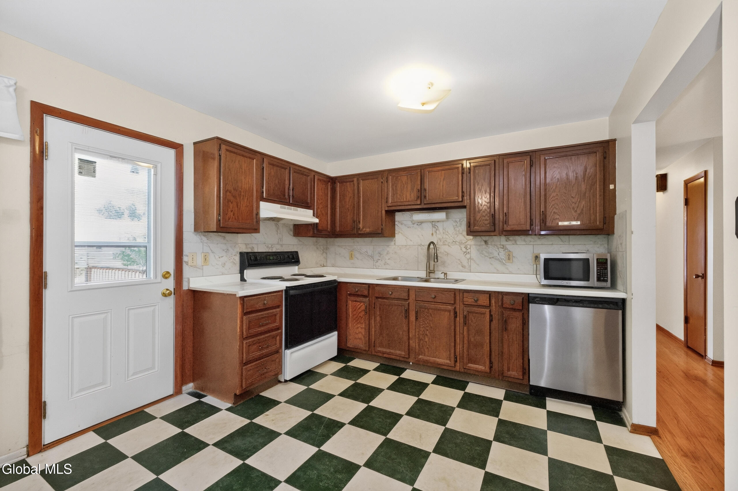 6 Theresa Ann Court Albany NY 12205