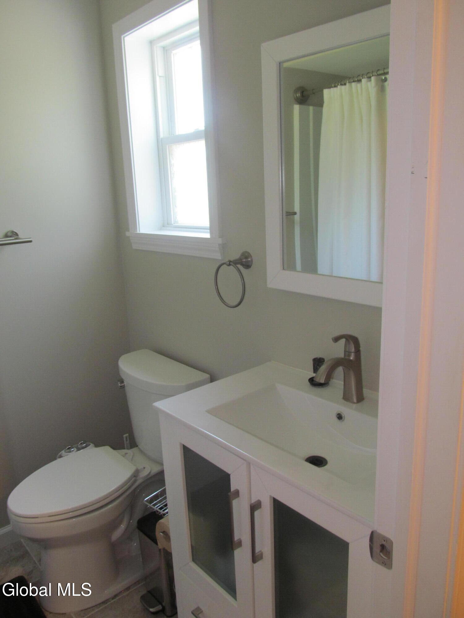 18 Valleyview Avenue Rotterdam NY 12306