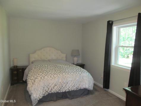 18 Valleyview Avenue Rotterdam NY 12306