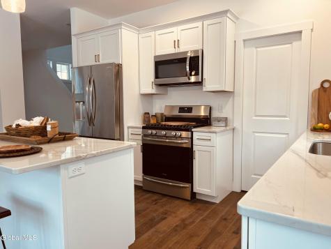 54 Nadia Boulevard Wynantskill NY 12198