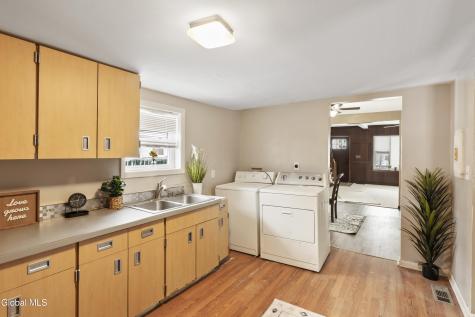 1064 Hegeman Street Schenectady NY 12306