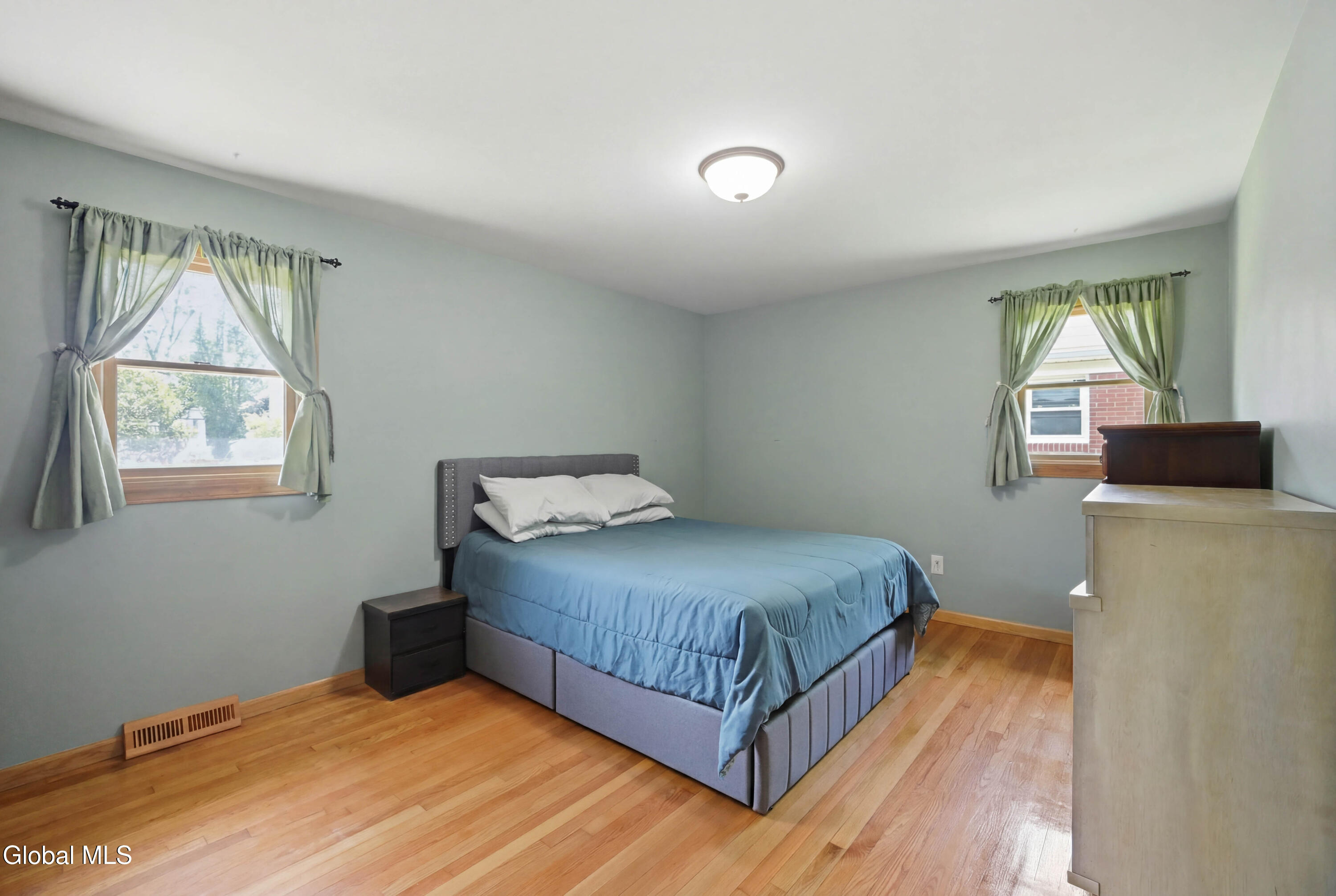 34 Mountainview Avenue Albany NY 12208