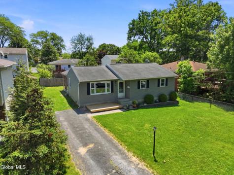 34 Mountainview Avenue Albany NY 12208