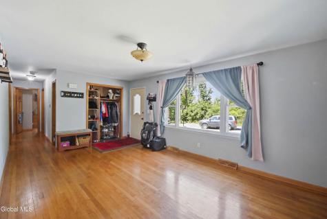 34 Mountainview Avenue Albany NY 12208