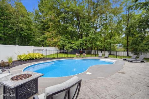 18 Orchard Park Drive Clifton Park NY 12065