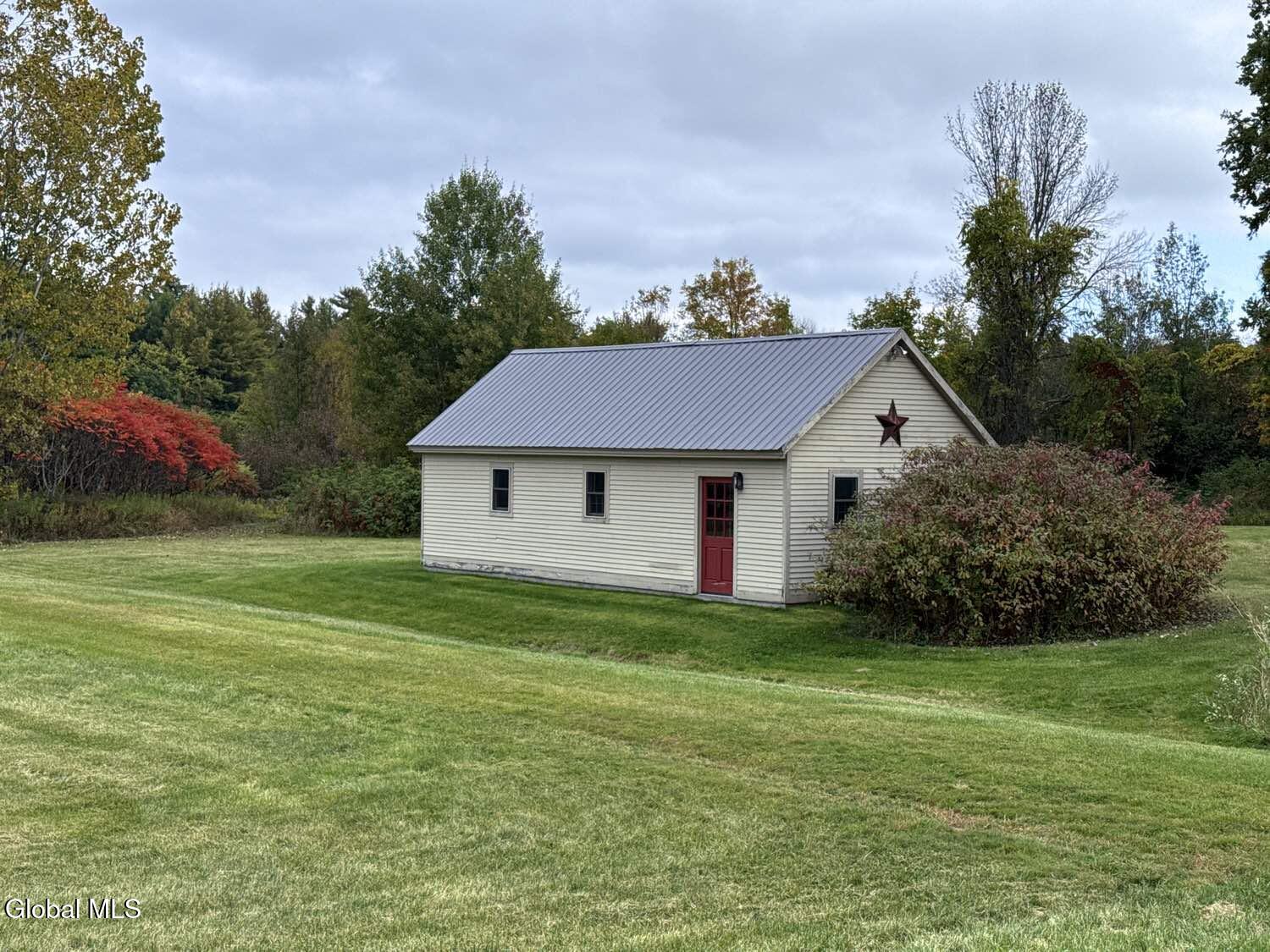 118 Middle Road Essex NY 12936