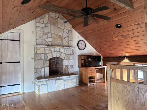 118 Middle Road Essex NY 12936