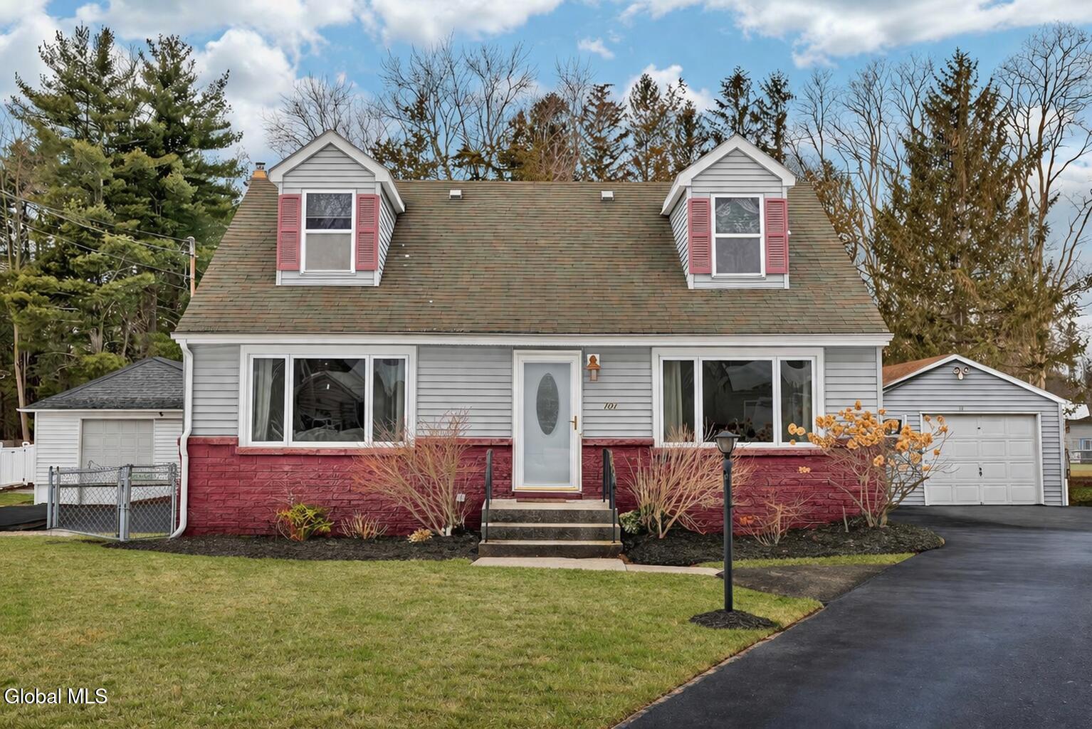 101 Waterman Avenue Colonie NY 12205