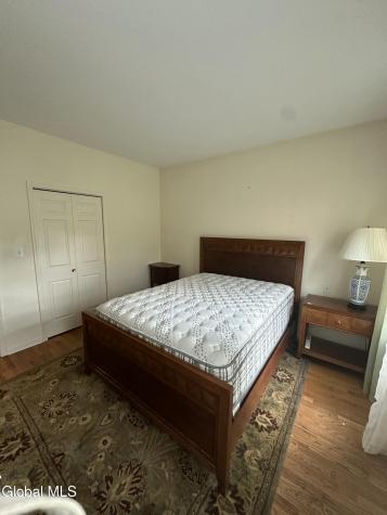 18 Birchwood Court Albany NY 12211