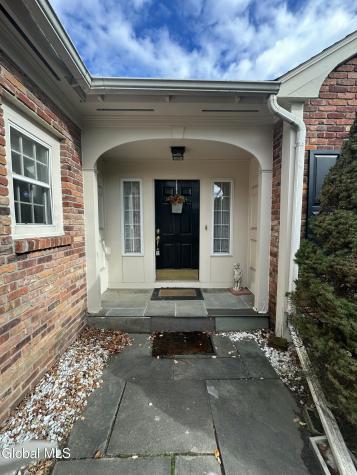 18 Birchwood Court Albany NY 12211