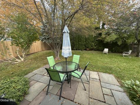 18 Birchwood Court Albany NY 12211