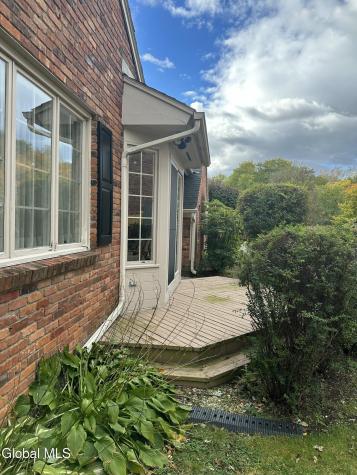 18 Birchwood Court Albany NY 12211